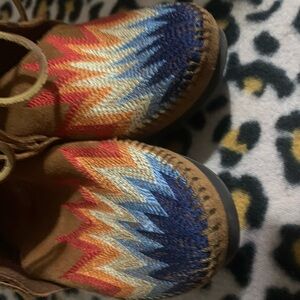 Minnetonka Women's Moccasins with Zigzag Pattern